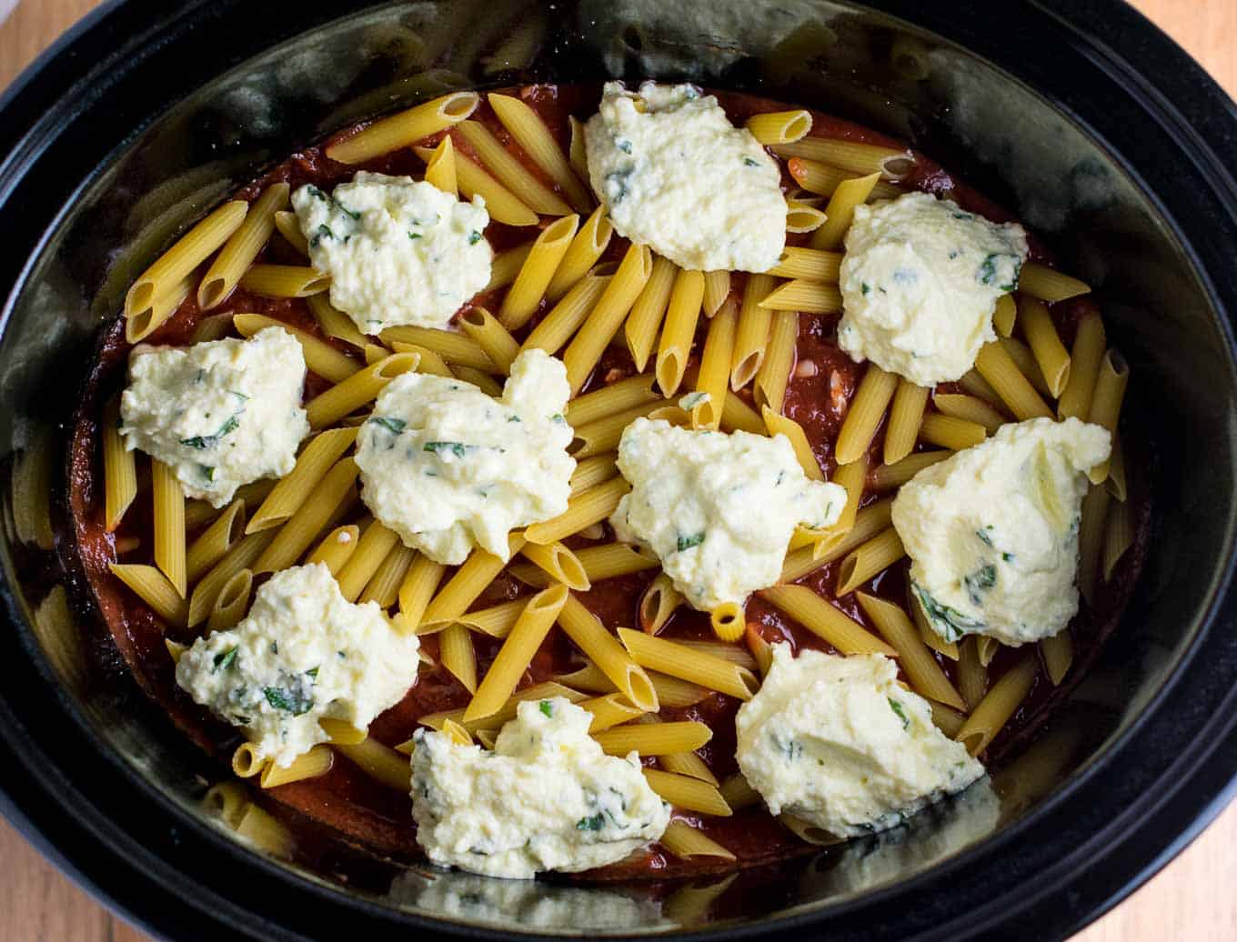 Easy Crock pot Baked Ziti