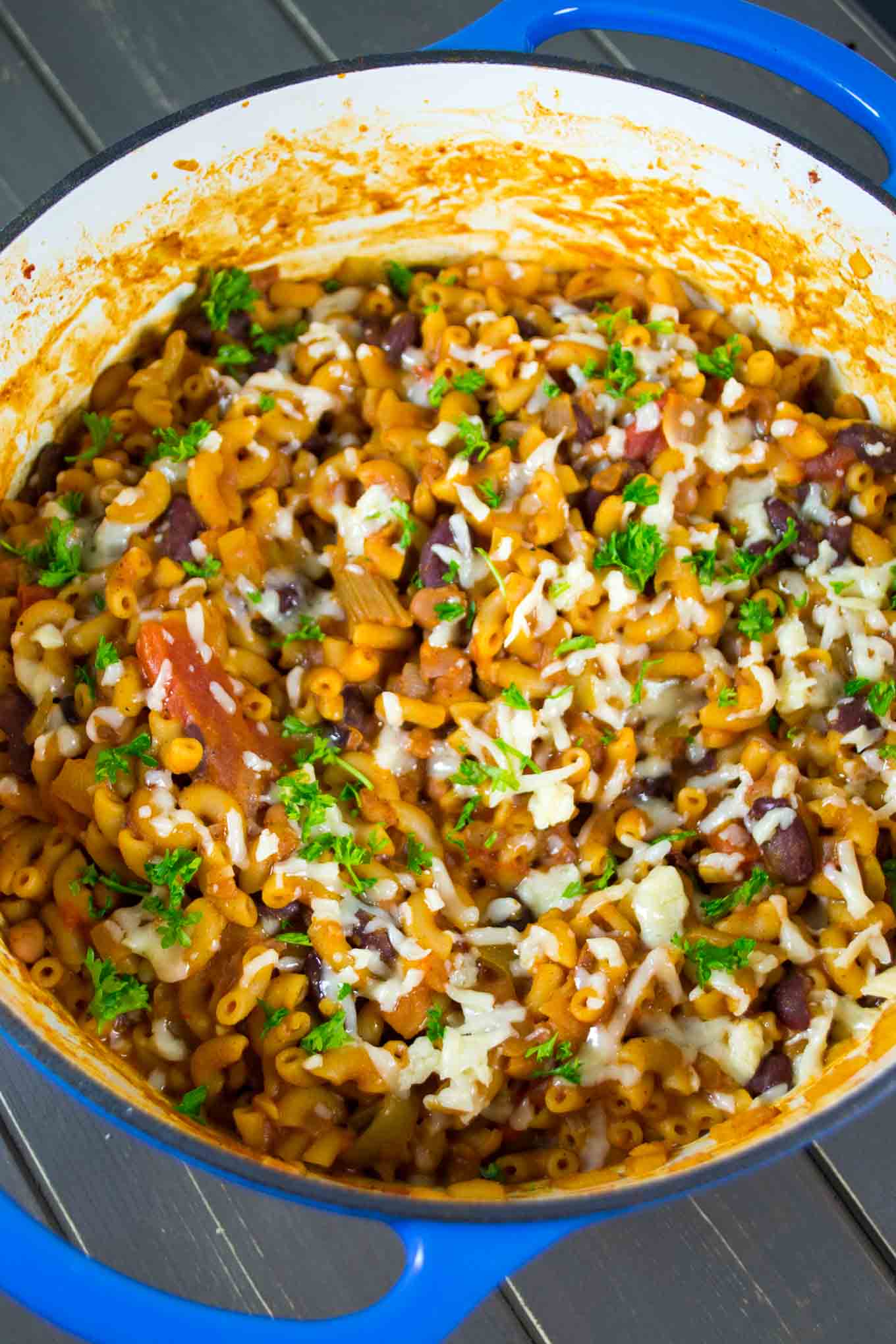 one pot vegetarian chili mac