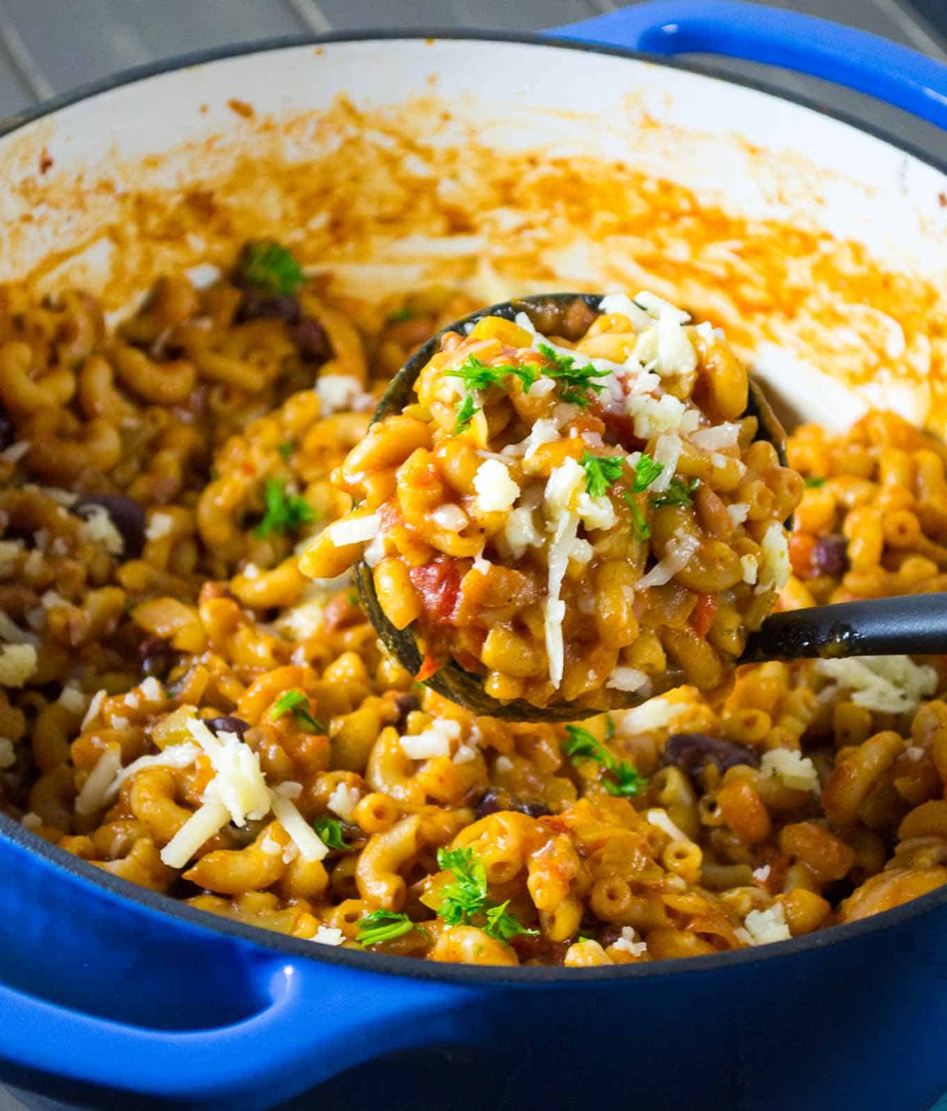 one pot vegetarian chili mac