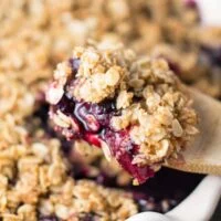gluten free vegan blueberry peach crisp recipe via @buildyourbite