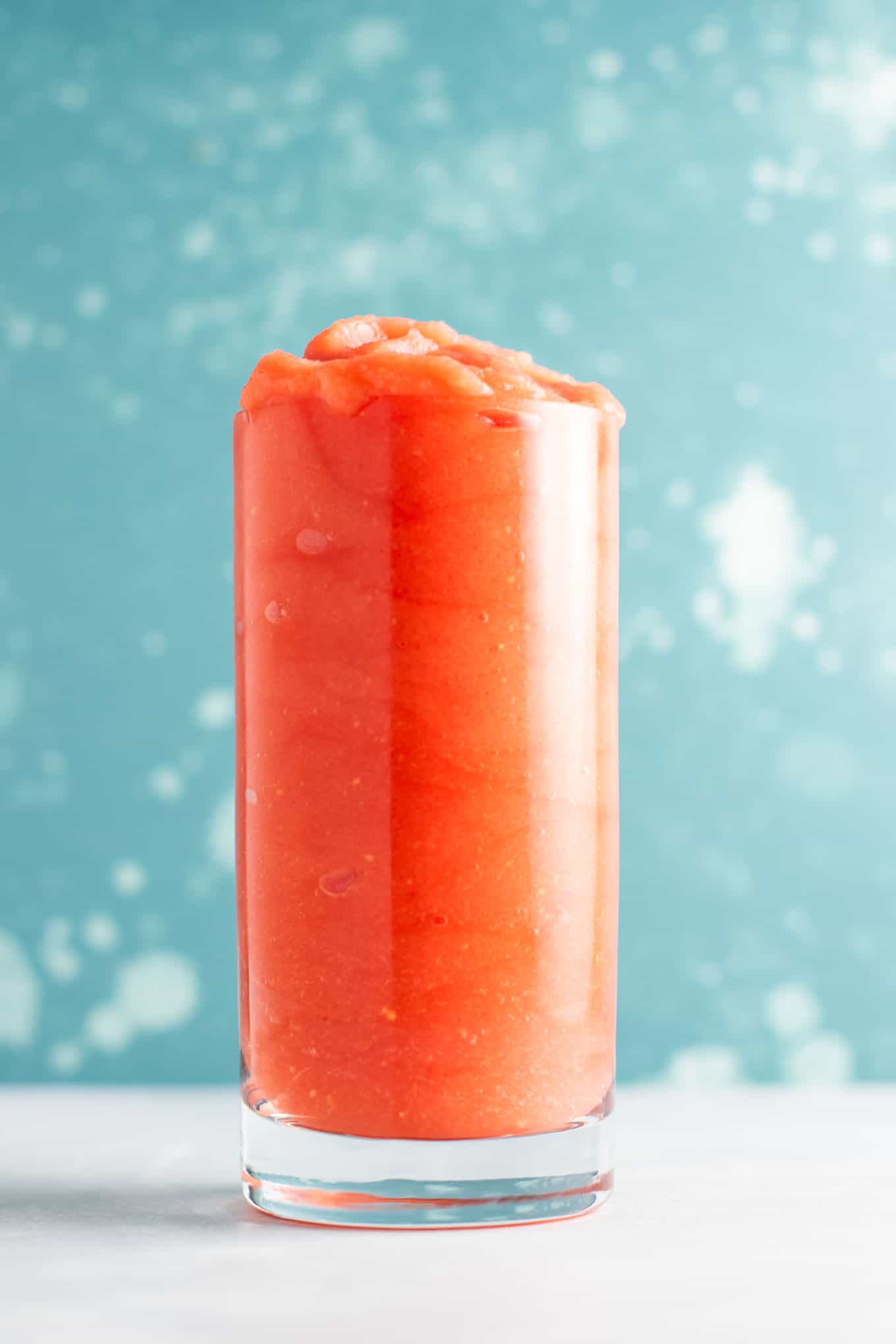 Watermelon gin slushies - the perfect way to cool off this summer! #watermeon #gin #slushies #drinks #healthy #watermelonslushie #vegan