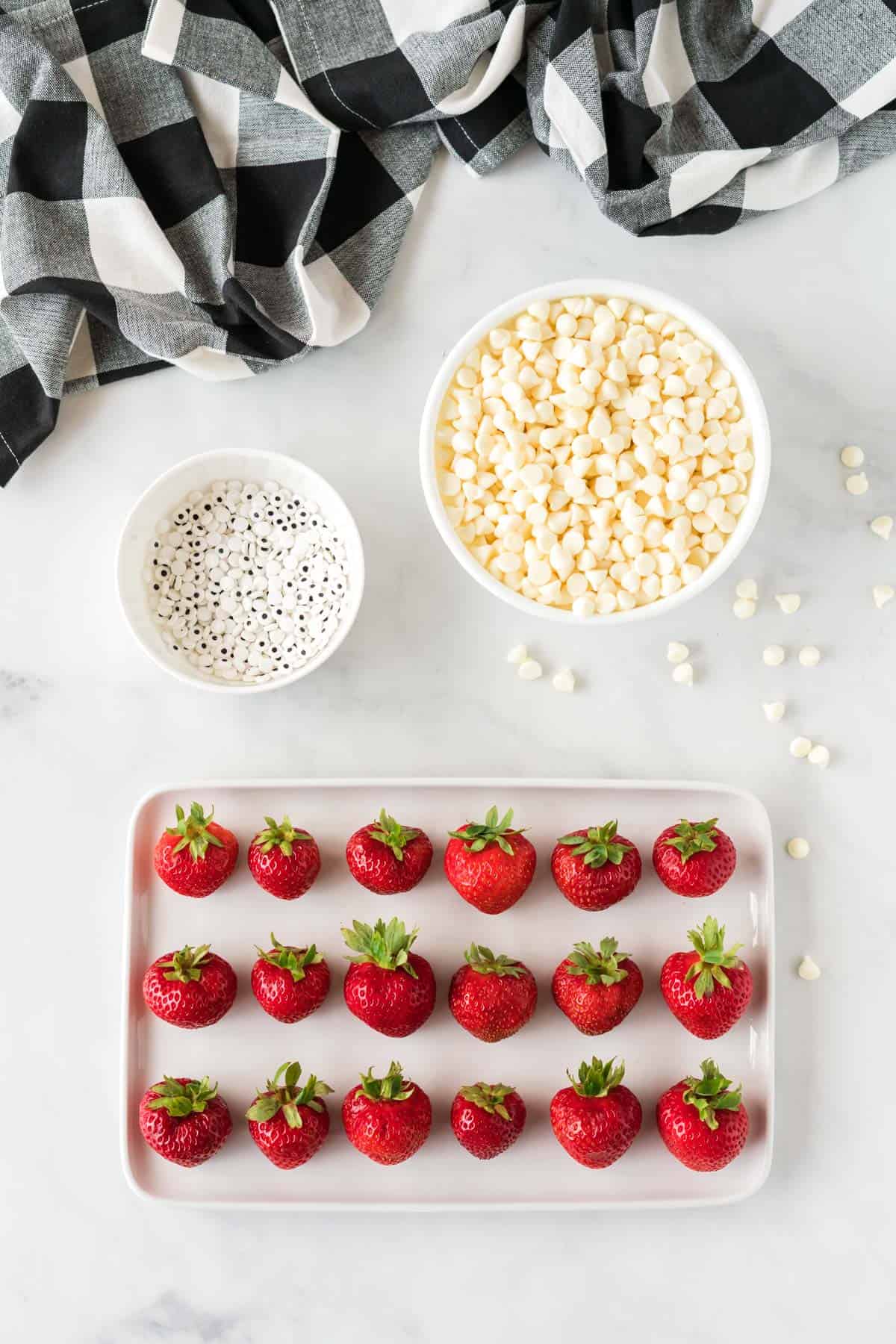 ingredients to make strawberry ghosts