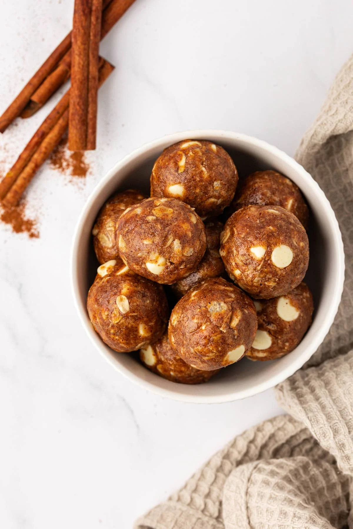 White Chocolate Pumpkin Spice Energy Bites