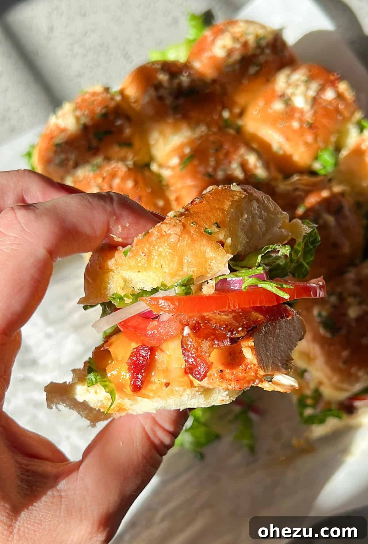 Garlic Parmesan Chicken Sliders on Hawaiian Rolls, delicious party appetizer