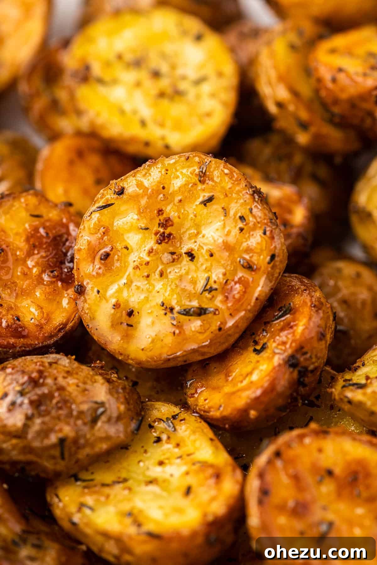Crispy Air Fryer Baby Potatoes 2 crispy air fryer baby potatoes