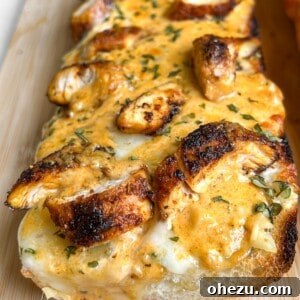 Featured image for chicken alfredo garlic bread recipe card.