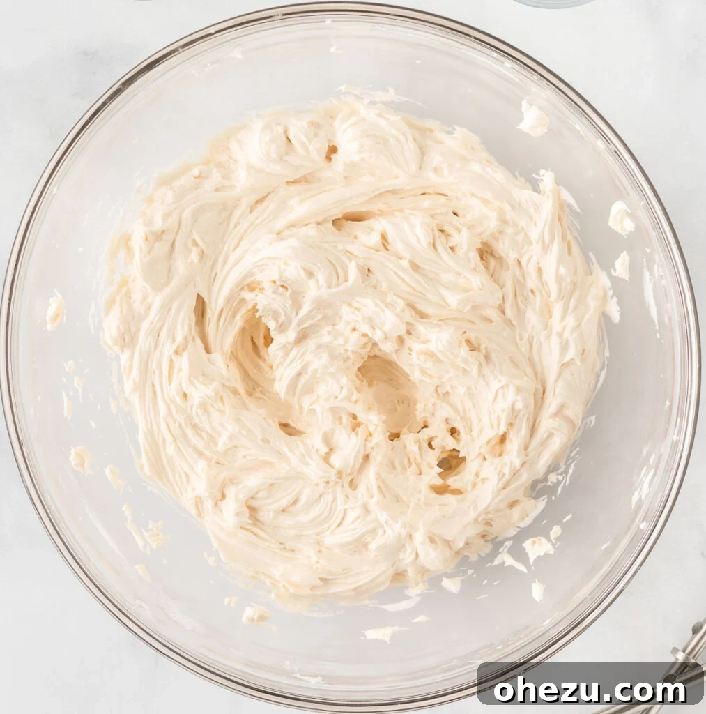 easy sugar cookie frosting in a bowl