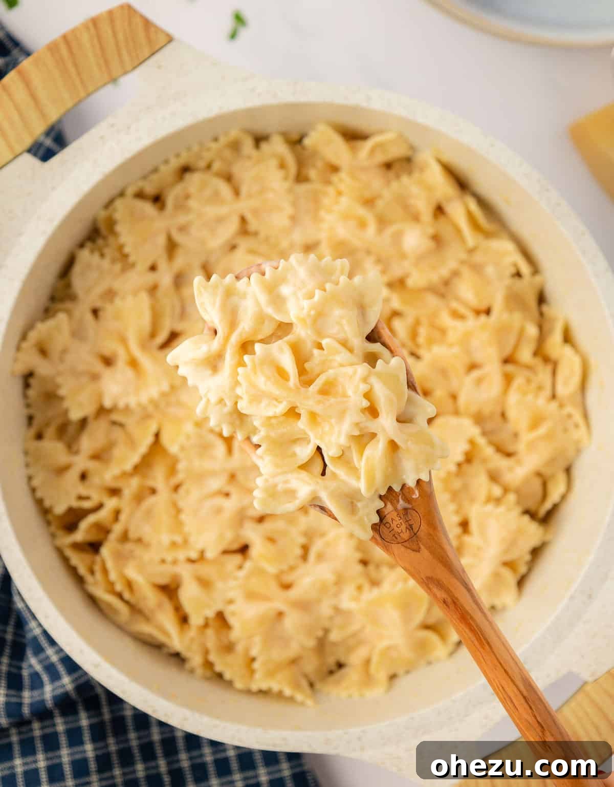 Farfalle Flair 15 A final close-up shot of the creamy bow tie pasta ready for serving.