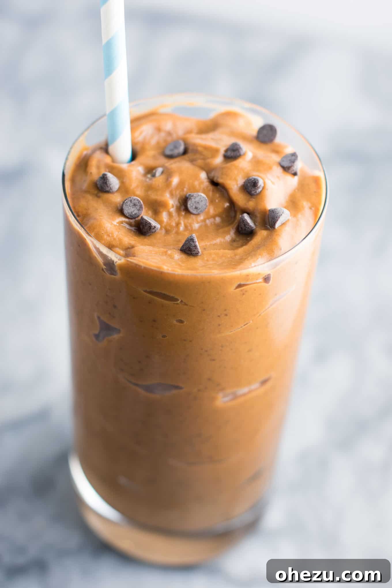 Healthy chocolate milkshake recipe made with just 5 ingredients. You won't believe the secret ingredient that makes it so creamy!
