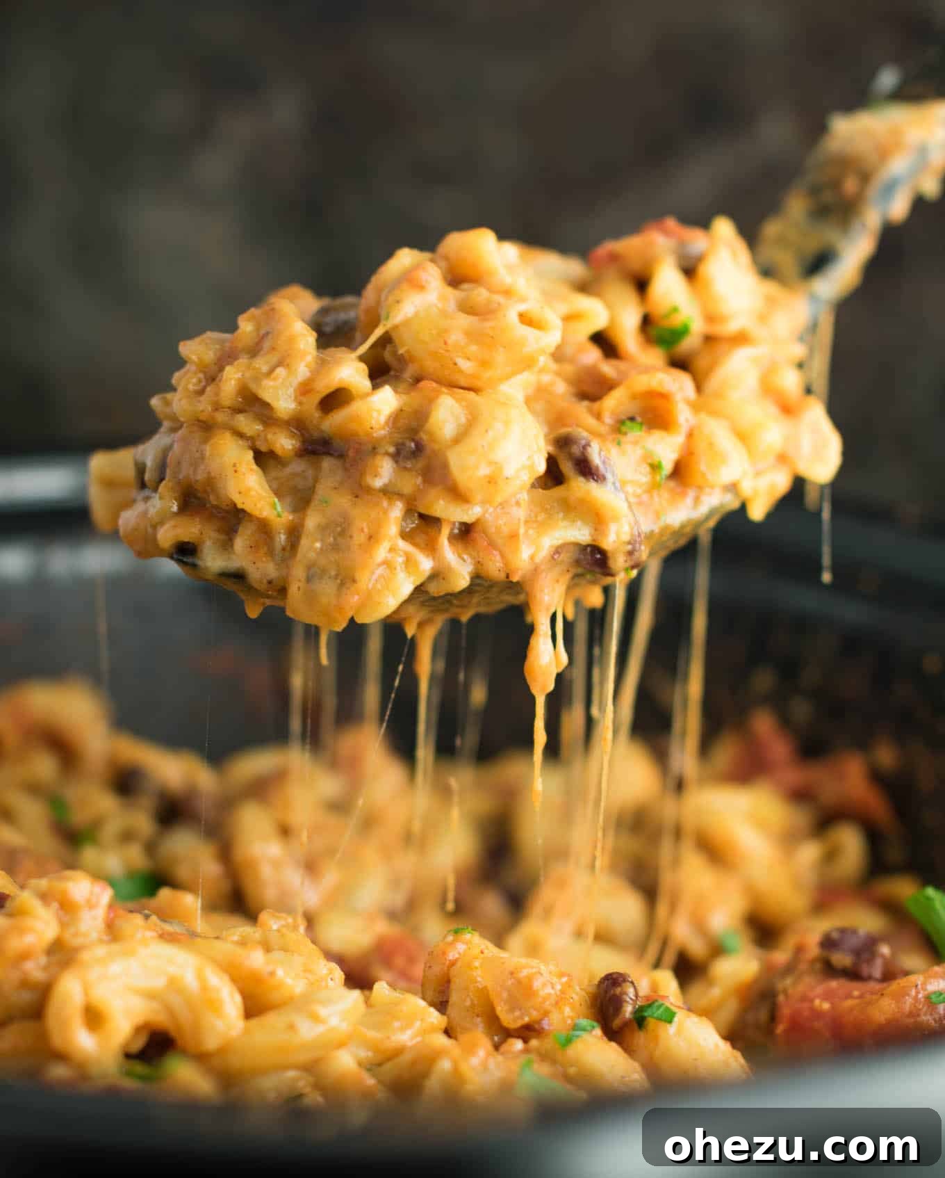 A simple slow cooker recipe for vegetarian chili mac