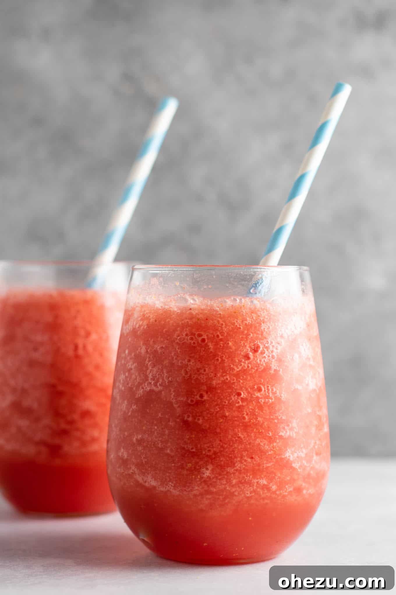 Watermelon alcoholic drink – these white wine slushies are perfect for summer! #whitewineslushie #whitewineslushies #slushierecipe #watermelon #drink #summer #alcohol