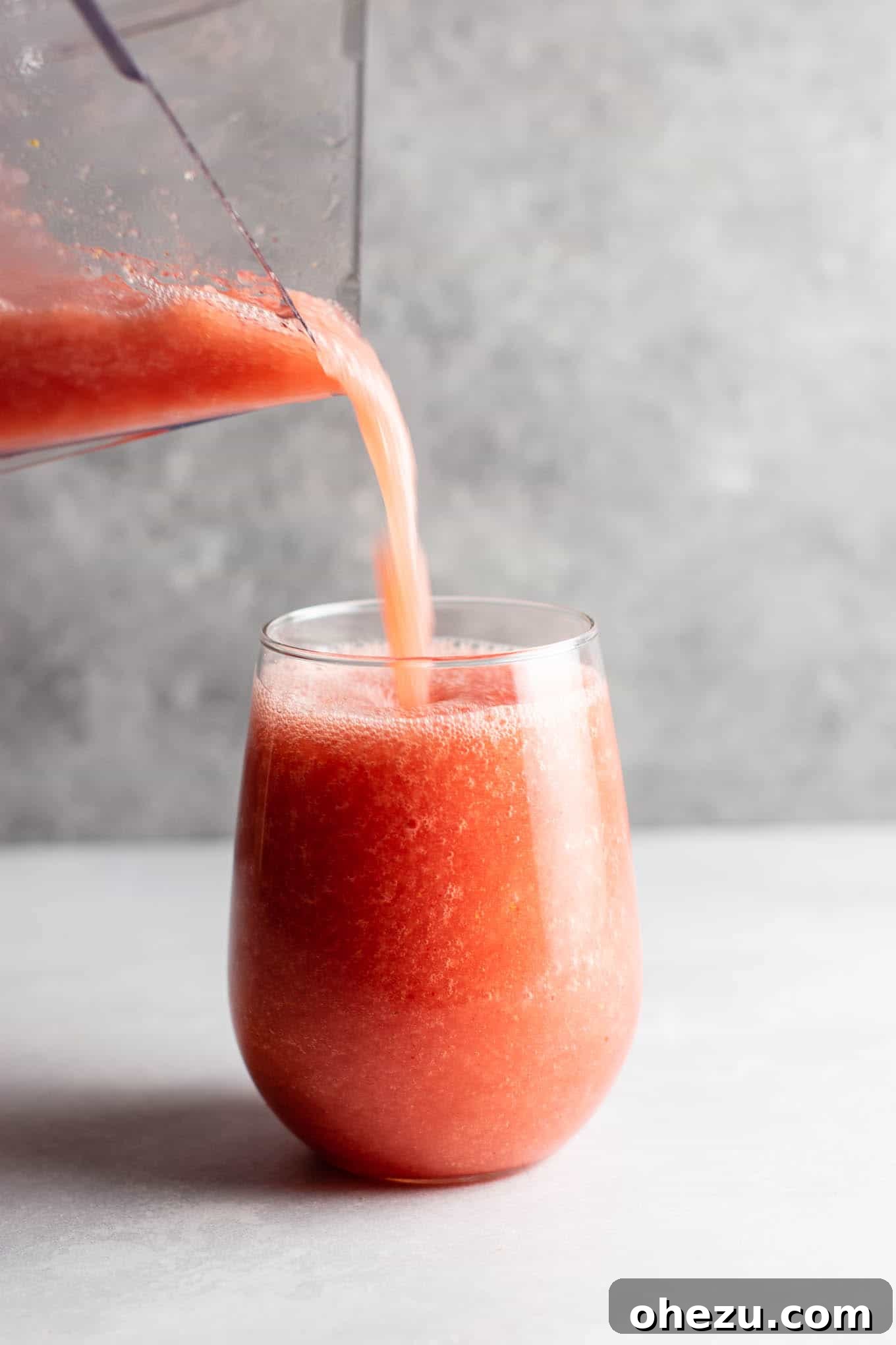 Watermelon alcoholic drink – these white wine slushies are perfect for summer! #whitewineslushie #whitewineslushies #slushierecipe #watermelon #drink #summer #alcohol