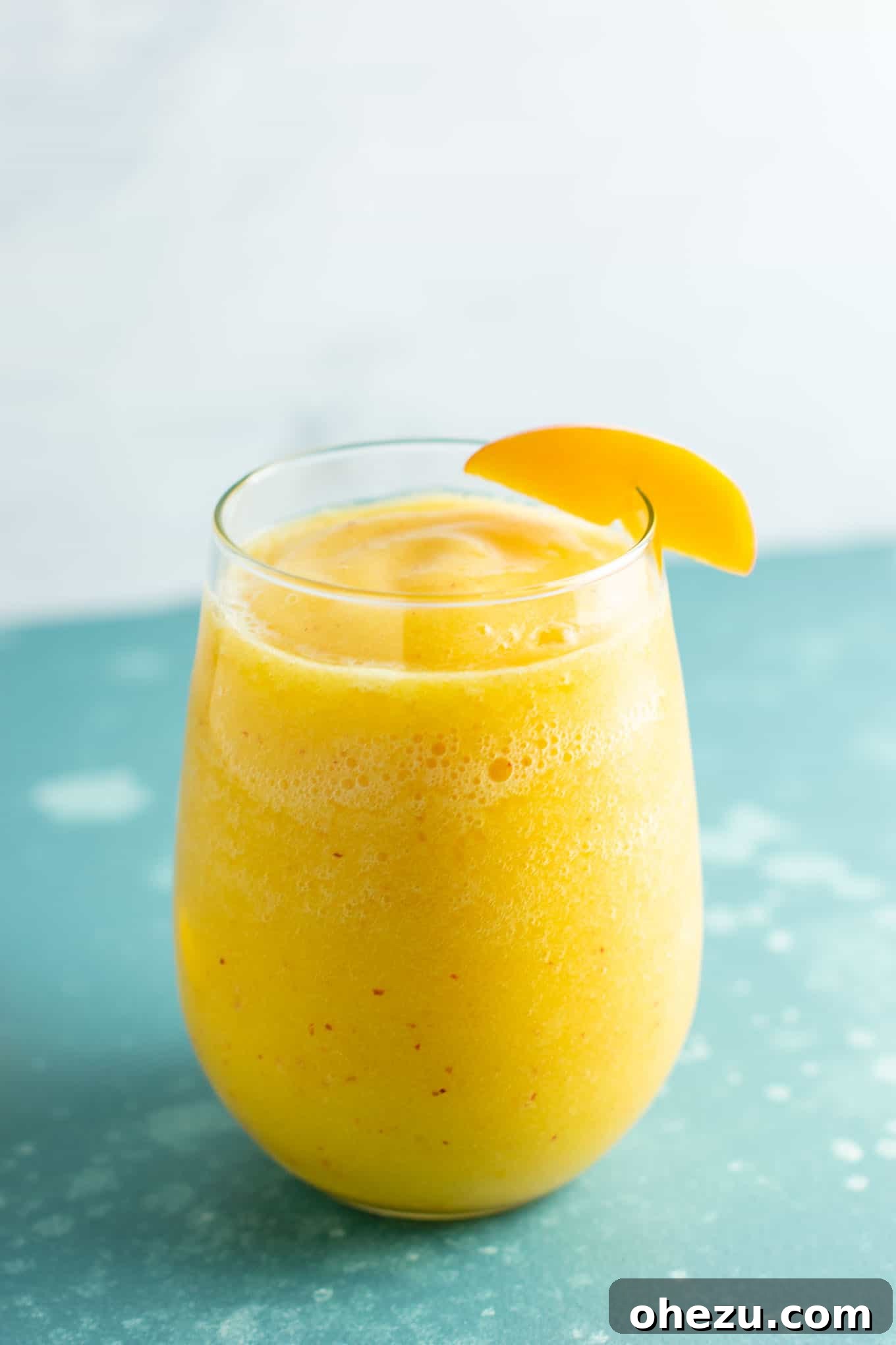 These peach moscato slushies are my favorite! #peach #moscato #slushies #drinks #healthy #summer