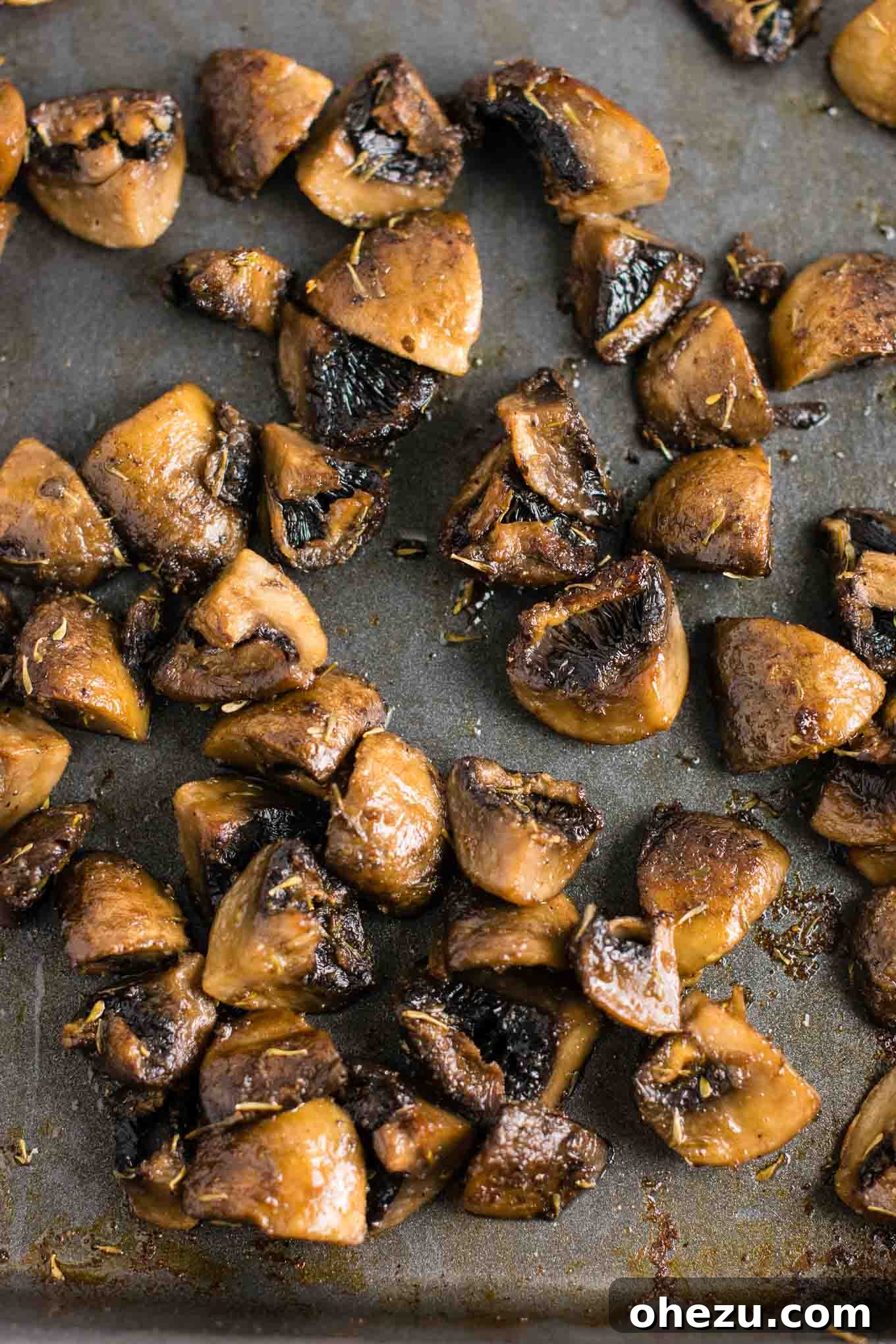 Flavorful Vegan Dinner Creations 23 Quick and easy roasted mushrooms recipe, a perfect healthy and savory vegan side dish. #sidedish #roastedmushrooms #vegan #meatless #mushrooms #dinner #vegetables