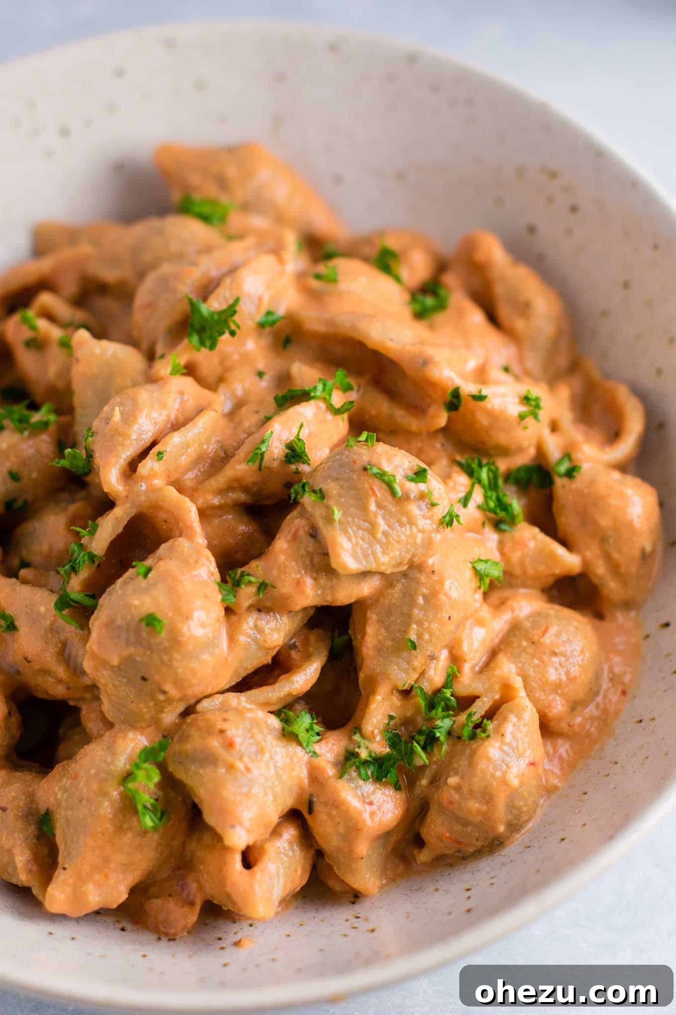 Flavorful Vegan Dinner Creations 4 Creamy Tomato Shells, a delectable vegan comfort food made with whole wheat pasta, cashews, and almond milk for a naturally creamy sauce. #vegan #creamsauce #creamytomatoshells #veganrecipe