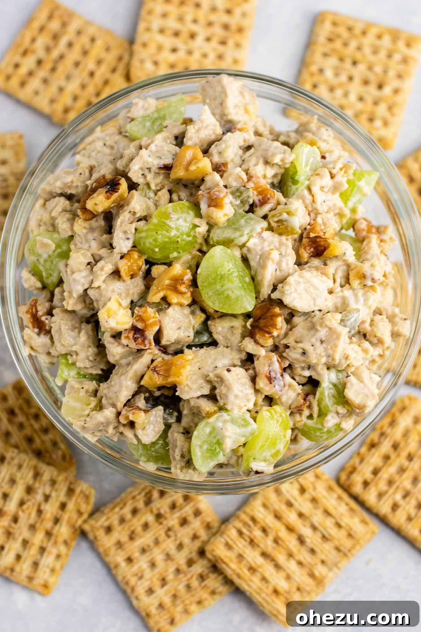 Vegan chicken salad with grapes and pecans. This is so good! I am obsessed! #vegan #veganlunch #veganmealprep #veganchickensalad #meatless #vegetarian #vegandinner #veganchicken