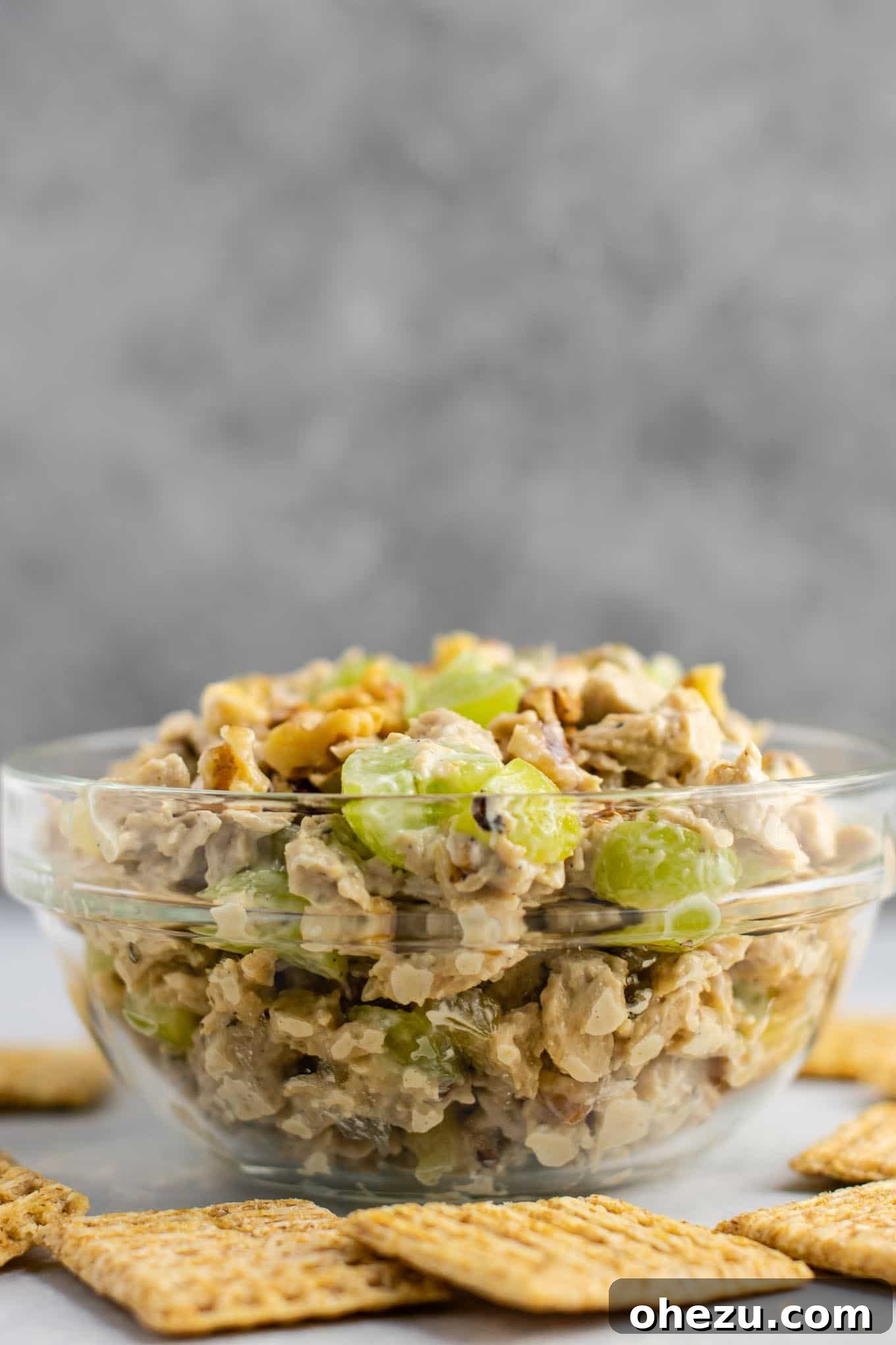 Vegan chicken salad with grapes and pecans. This is so good! I am obsessed! #vegan #veganlunch #veganmealprep #veganchickensalad #meatless #vegetarian #vegandinner #veganchicken