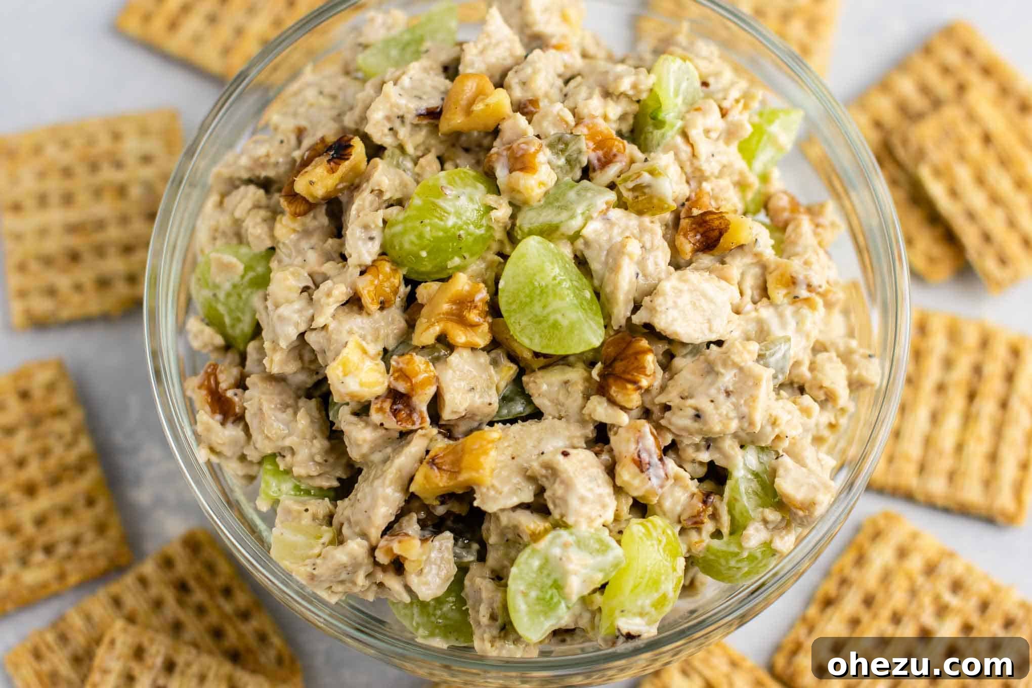 Vegan chicken salad with grapes and pecans. This is so good! I am obsessed! #vegan #veganlunch #veganmealprep #veganchickensalad #meatless #vegetarian #vegandinner #veganchicken